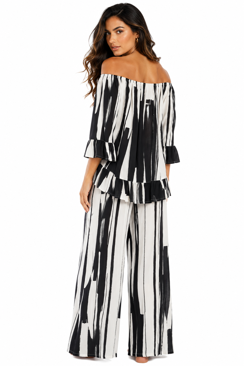 Black and white brushstroke crop top and wide-leg pants resort set by Club Moda — side view