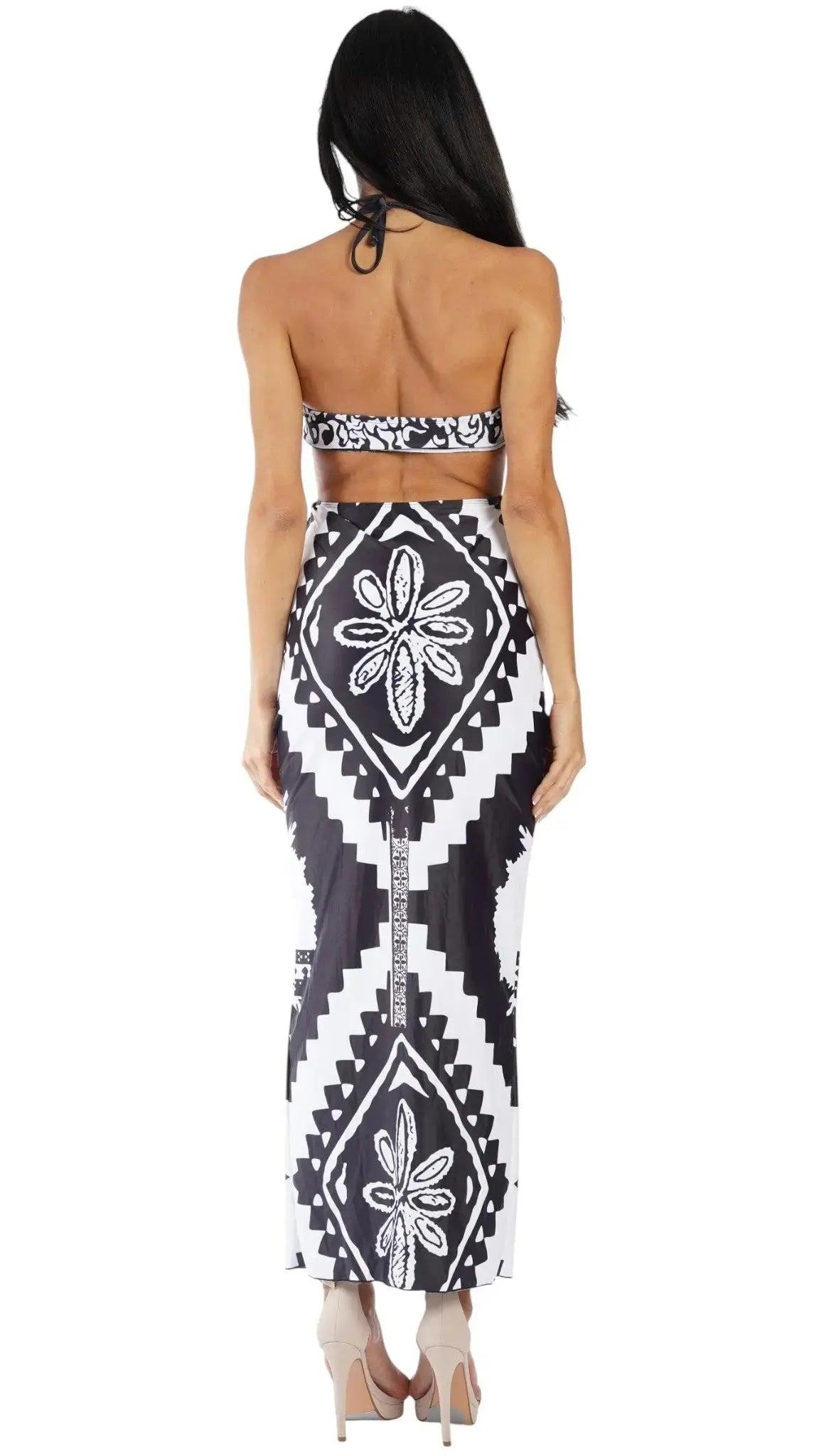Black & White Triangle Bikini Set | Resort Swimwear for Beach & Vacation Club Moda 2-Piece Swim Set